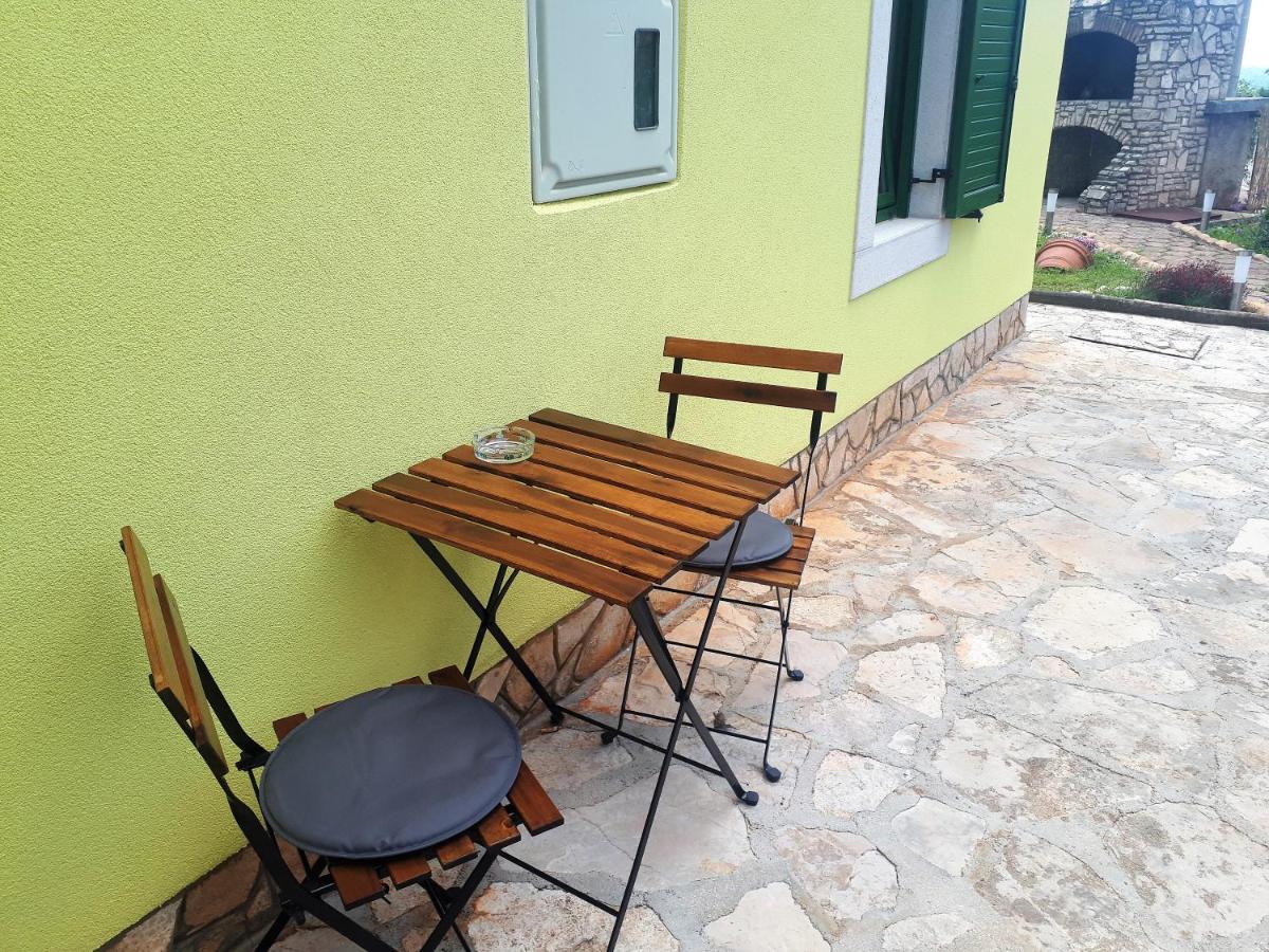 Terra Rossa Apartment *